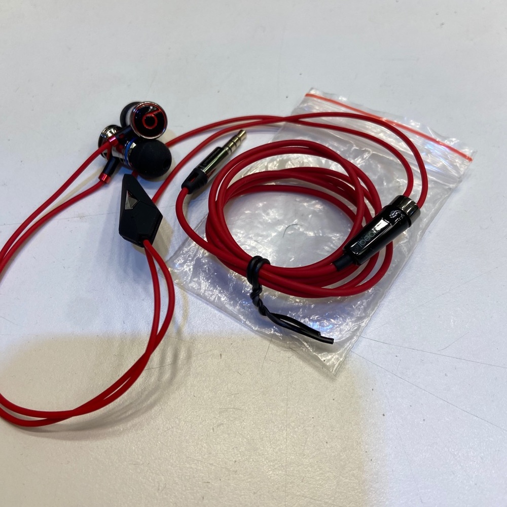 Monster Beats earbuds